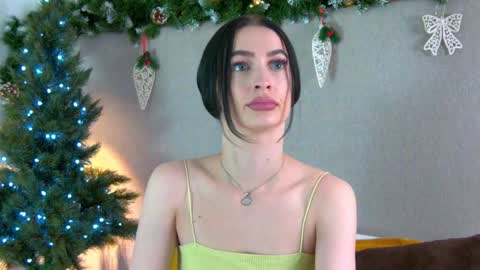 MariaMenson online show from 12.23.24
