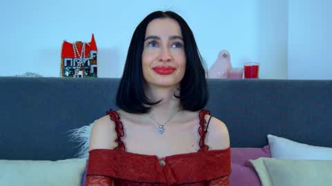 MariaMenson online show from 01.20.25
