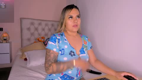 Snapshot of mariana__roe chatting on 01.04.25 Mariana Roe online show from 01.04.25