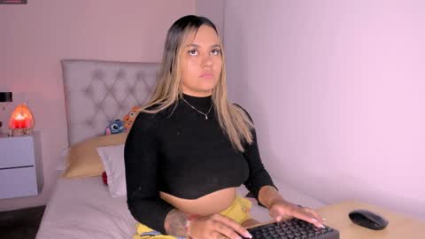 Snapshot of mariana__roe chatting on 01.20.25 Mariana Roe online show from 01.20.25