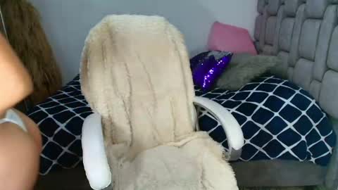 Snapshot of mariana_gomez01 chatting on 05.11.26 Mariana Gomez online show from 05.11.26