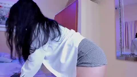 mariana mauricio online show from 12.27.24