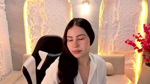 Mariana  online show from 09.17.25