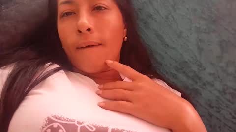 Snapshot of marianaaladejo chatting on 10.24.25 marianaaladejo online show from 10.24.25