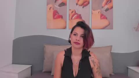 Snapshot of marianasanz chatting on 03.21.26 Mariana online show from 03.21.26