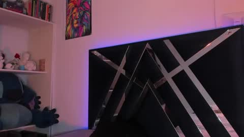 Snapshot of marianawlls chatting on 06.19.26 mariana williams online show from 06.19.26