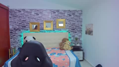 Snapshot of marianaxxx__ chatting on 12.17.24 Mariana online show from 12.17.24