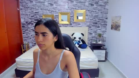 Snapshot of marianaxxx__ chatting on 01.13.25 Mariana online show from 01.13.25
