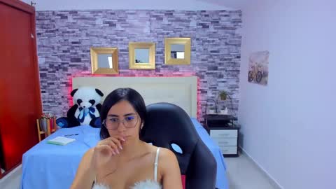 Snapshot of marianaxxx__ chatting on 01.22.25 Mariana online show from 01.22.25
