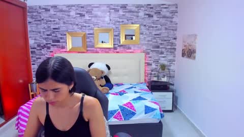 Snapshot of marianaxxx__ chatting on 02.20.25 Mariana online show from 02.20.25