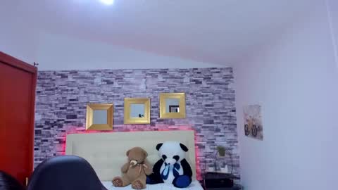 Snapshot of marianaxxx__ chatting on 02.25.25 Mariana online show from 02.25.25