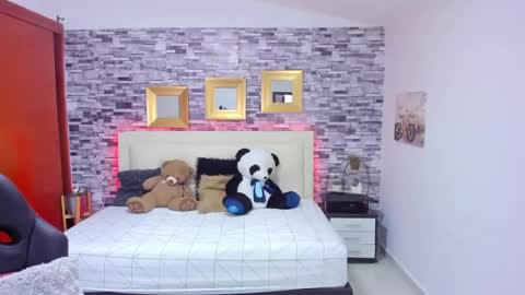 Snapshot of marianaxxx__ chatting on 02.26.25 Mariana online show from 02.26.25
