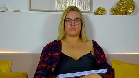 Maria online show from 11.21.25