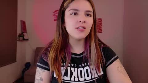 mariangeel_ online show from 10.27.25