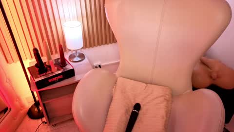 Snapshot of marianl0ve chatting on 09.28.25 Marian Love online show from 09.28.25