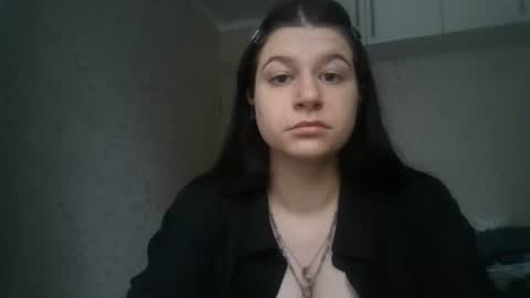 Snapshot of marianmollberg chatting on 06.17.26 Marian online show from 06.17.26