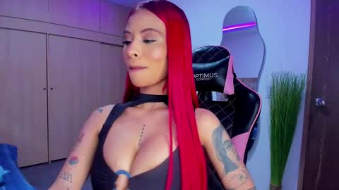 Snapshot of marianne__ chatting on 11.01.25 M A R I A N E online show from 11.01.25