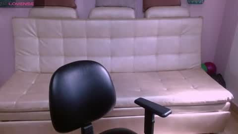 Snapshot of marianne_cam chatting on 06.03.26 marianne_cam online show from 06.03.26