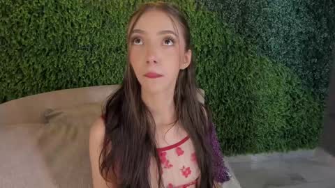 Snapshot of mariapettit chatting on 02.24.25 Maria Pettit online show from 02.24.25