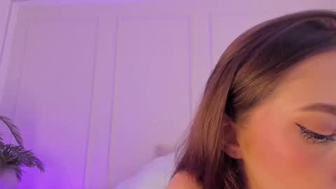 Snapshot of mariapettit chatting on 03.12.25 Maria Pettit online show from 03.12.25