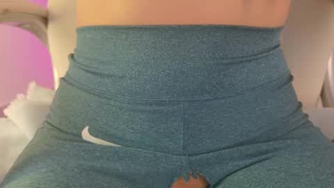 Snapshot of mariapettit chatting on 09.15.25 Maria Pettit online show from 09.15.25