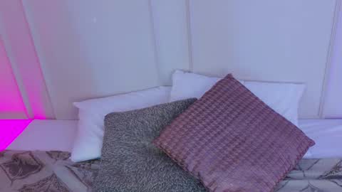 Snapshot of mariapettit chatting on 09.30.25 Maria Pettit online show from 09.30.25