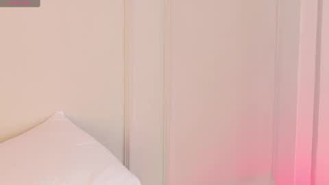 Snapshot of mariapettit chatting on 10.07.25 Maria Pettit online show from 10.07.25