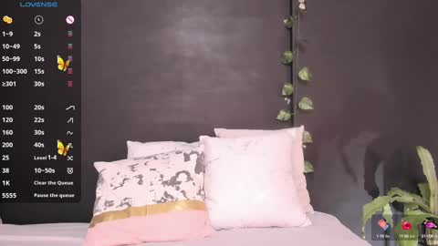 Snapshot of mariateresa11 chatting on 02.23.25 Theressa online show from 02.23.25