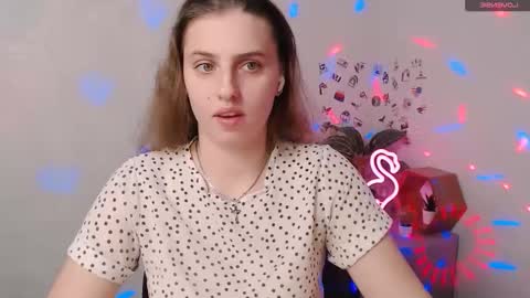 Snapshot of mariatess_ chatting on 11.17.25 Mariia online show from 11.17.25