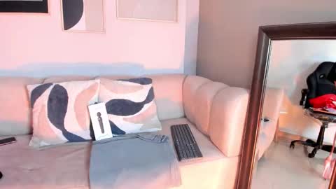 Snapshot of marie_bass chatting on 01.07.26 marie_bass online show from 01.07.26