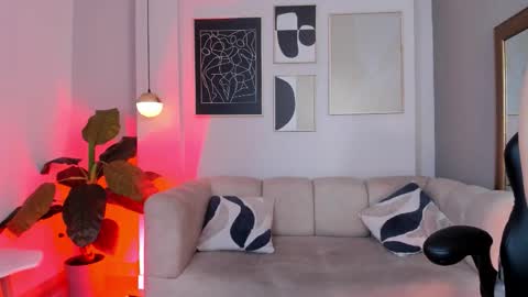 Snapshot of marie_bass chatting on 02.18.26 marie_bass online show from 02.18.26