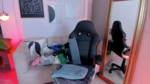 Snapshot of marie_bass chatting on 02.20.26 marie_bass online show from 02.20.26