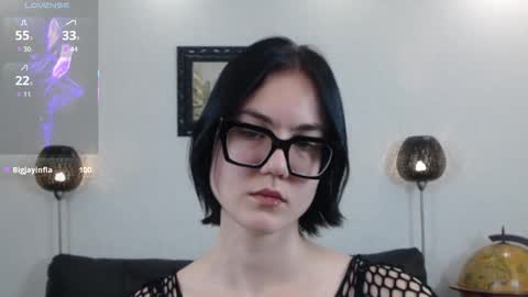 Snapshot of marie_fitch chatting on 11.25.25 Marie Fitch online show from 11.25.25