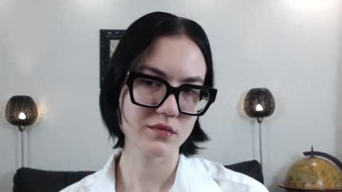 Snapshot of marie_fitch chatting on 11.27.25 Marie Fitch online show from 11.27.25