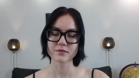 Snapshot of marie_fitch chatting on 12.05.25 Marie Fitch online show from 12.05.25