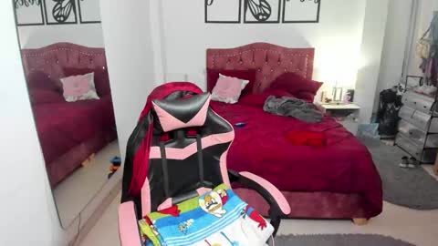 Snapshot of marie_mature chatting on 11.10.25 marie online show from 11.10.25