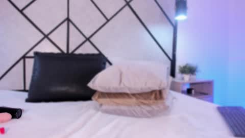 Snapshot of marie_miller_ chatting on 01.27.25 M A R I E online show from 01.27.25