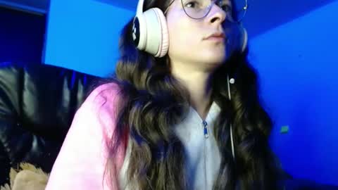 Snapshot of mariel_sins21 chatting on 02.13.25 Mariie online show from 02.13.25