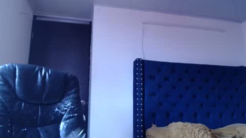 Snapshot of mariel_sins21 chatting on 02.15.25 Mariie online show from 02.15.25