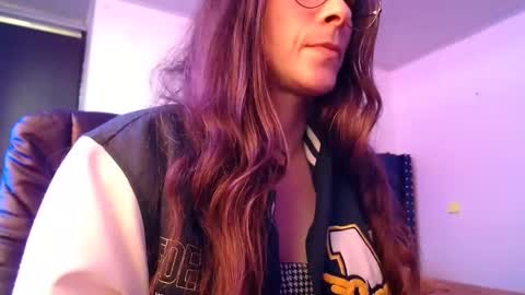 Snapshot of mariel_sins21 chatting on 02.17.25 Mariie online show from 02.17.25