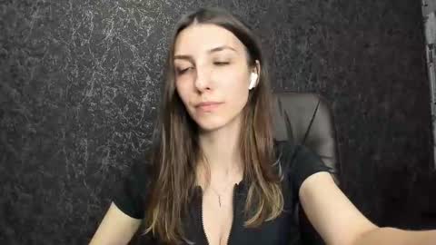 marielleanker online show from 09.14.25