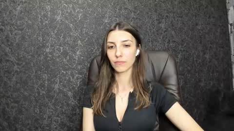 marielleanker online show from 09.23.25