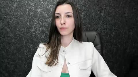 Snapshot of marielleanker chatting on 10.08.25 marielleanker online show from 10.08.25