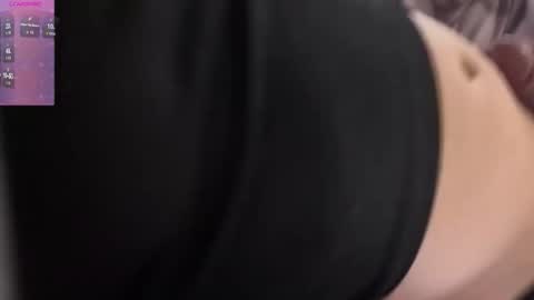 Snapshot of mariets420 chatting on 11.04.25 mariets420 online show from 11.04.25