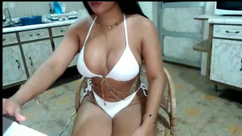 Mari Torrealba online show from 09.30.25