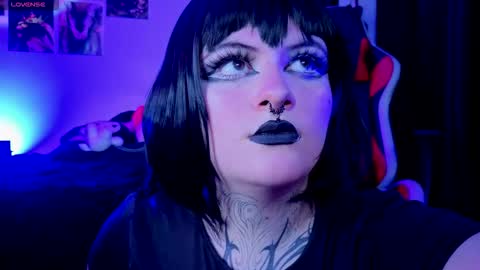 Snapshot of mariiana_velezz chatting on 10.23.25 mariiana_velezz online show from 10.23.25