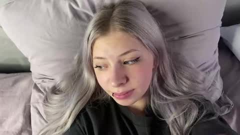 Snapshot of marikorin chatting on 01.24.25 Mariko and Rin online show from 01.24.25