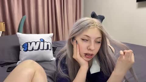 Snapshot of marikorin chatting on 02.01.25 Mariko and Rin online show from 02.01.25