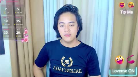 Snapshot of marikosue01 chatting on 11.04.25 marikosue online show from 11.04.25