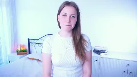 Snapshot of marileerunnels chatting on 06.11.26 Sofie online show from 06.11.26